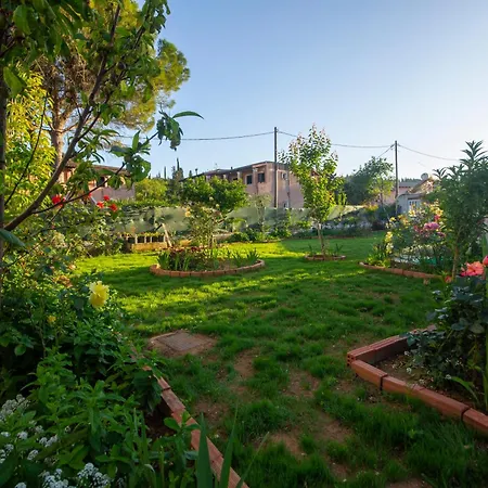 The Flower Garden Aparthotel *