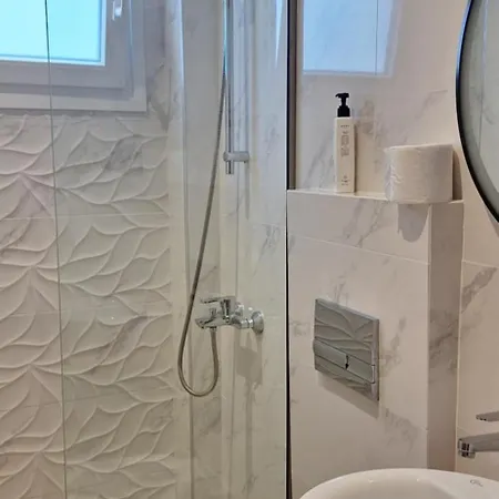 The Flower Garden מלון דירות 3*