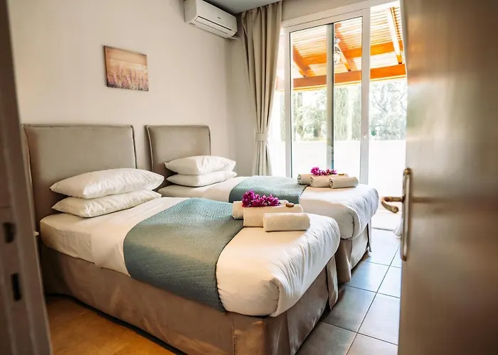 The Flower Garden איפסוס