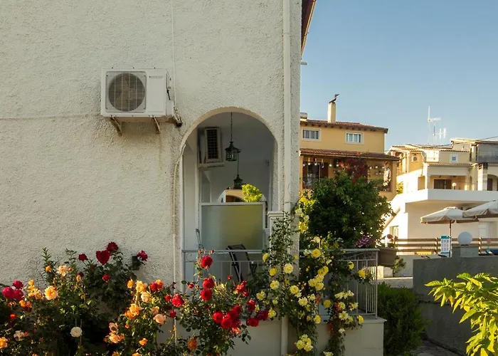 Lägenhetshotell The Flower Garden 3*