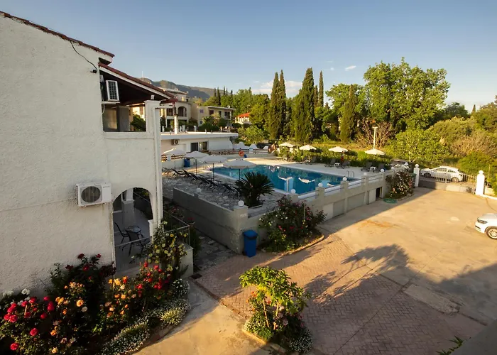 Lägenhetshotell The Flower Garden 3*