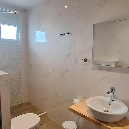 The Flower Garden 公寓式酒店 阿普索斯